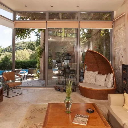 Mounty Island Avra-calma * Lazaráta