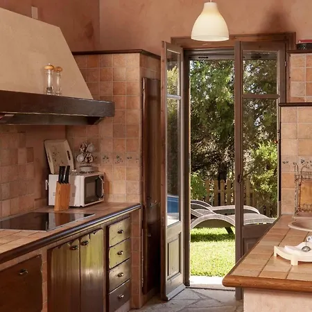 Mounty Island Avra-calma