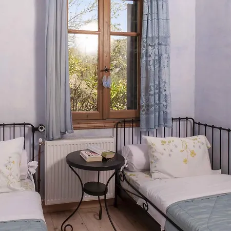 Mounty Island Avra-calma