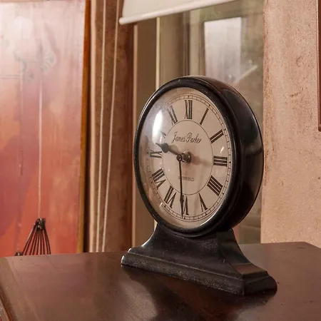 Mounty Island Avra-calma * Lazaráta