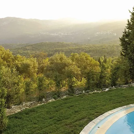 Mounty Island Avra-calma