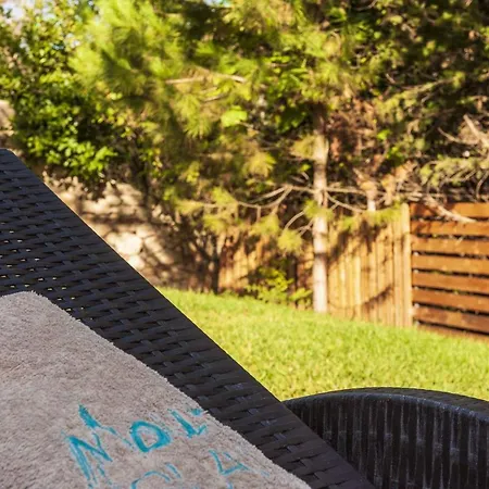 Mounty Island Avra-calma *