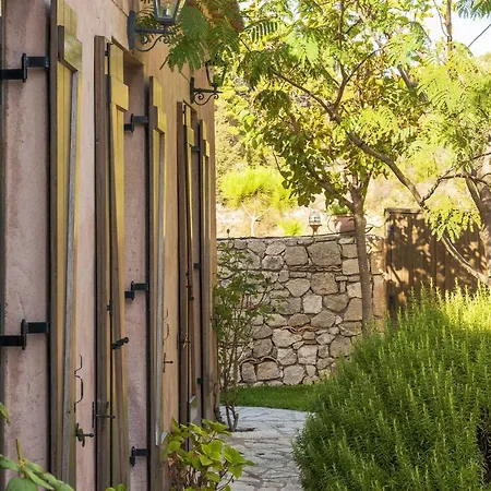 Villa Mounty Island Avra-calma Lazaráta