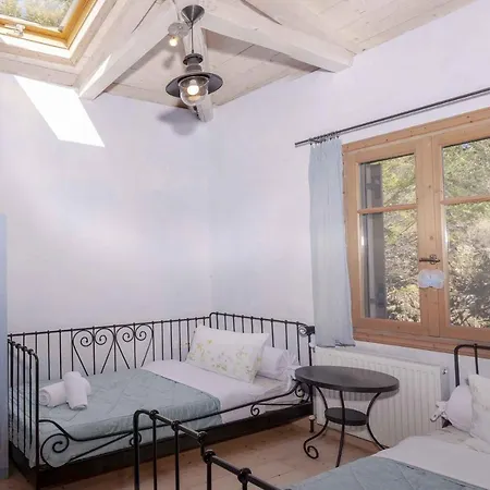 Mounty Island Avra-calma *