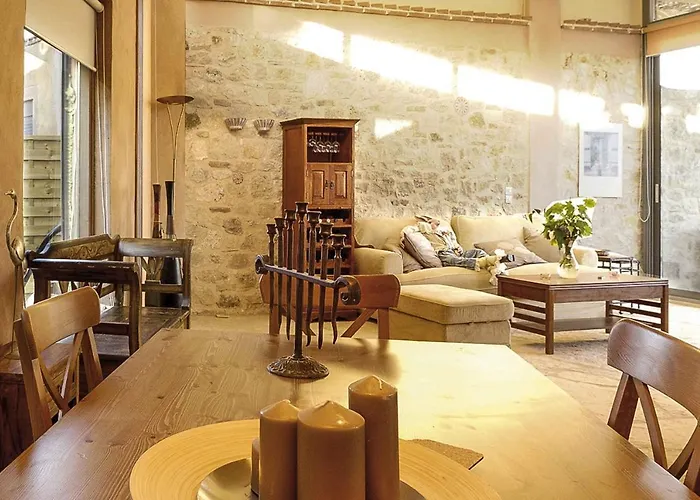 Willa Mounty Island Avra-calma *