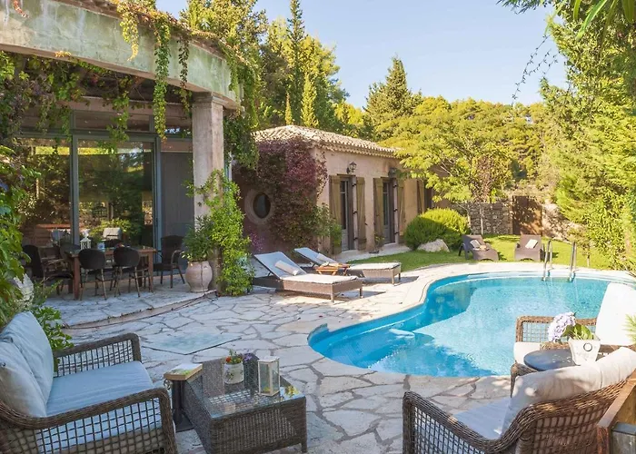 Mounty Island Avra-calma