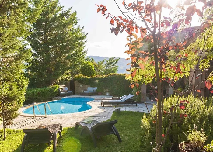 Willa Mounty Island Avra-calma