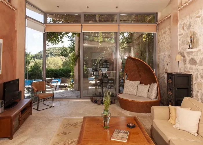 Mounty Island Avra-calma * Lazaráta