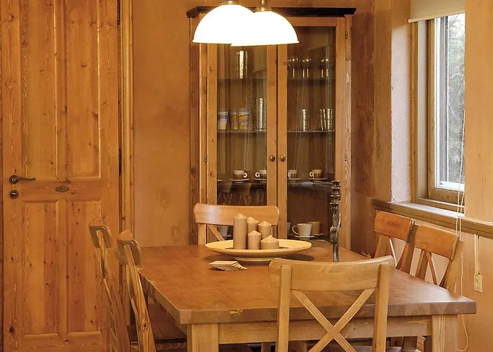 Willa Mounty Island Avra-calma *