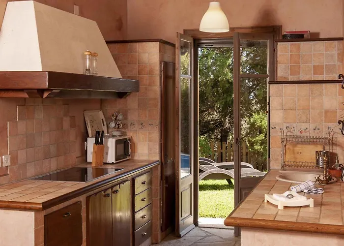 Mounty Island Avra-calma