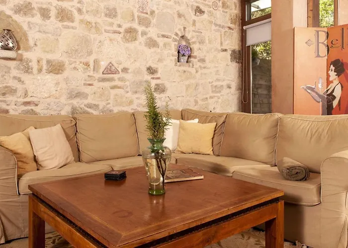 Willa Mounty Island Avra-calma *