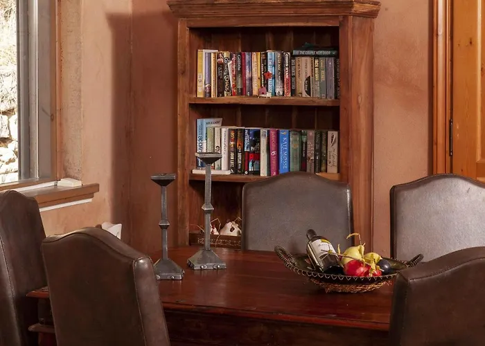 Mounty Island Avra-calma Willa Lazaráta