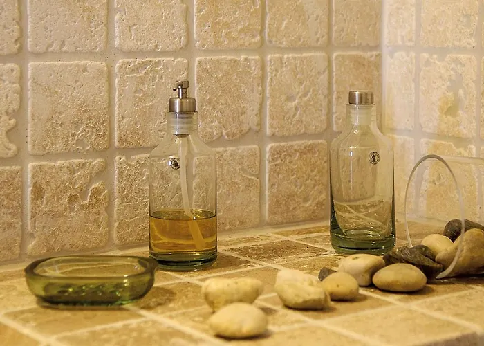 Willa Mounty Island Avra-calma