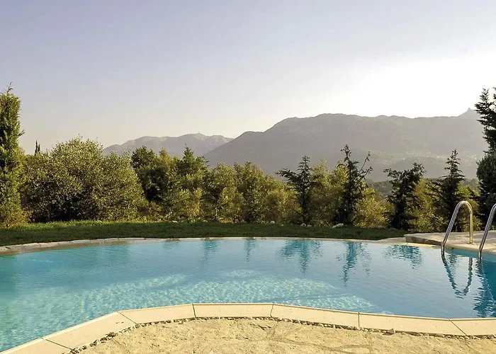 Willa Mounty Island Avra-calma